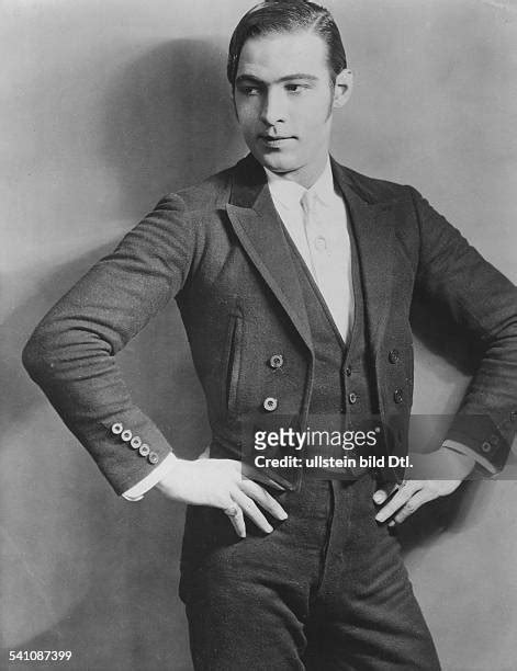 rudolph valentino photos|186 Rudolph Valentino Portrait Stock Photos & High